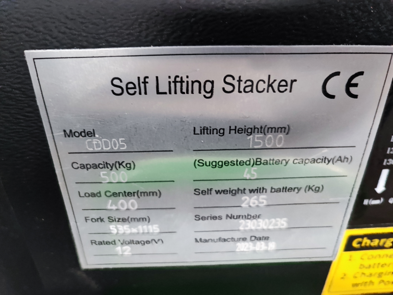 Selbstverladender Mitnahmestapler CDD05 - Elektrisch für 500kg - 1500mm Hubhöhe