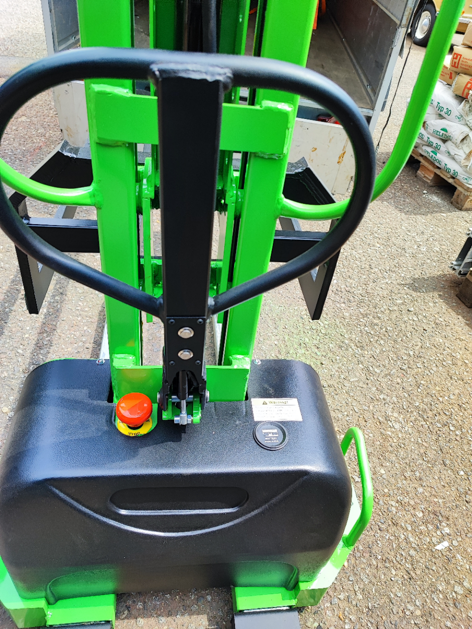 Selbstverladender Mitnahmestapler CDD05 - Elektrisch für 500kg - 1500mm Hubhöhe
