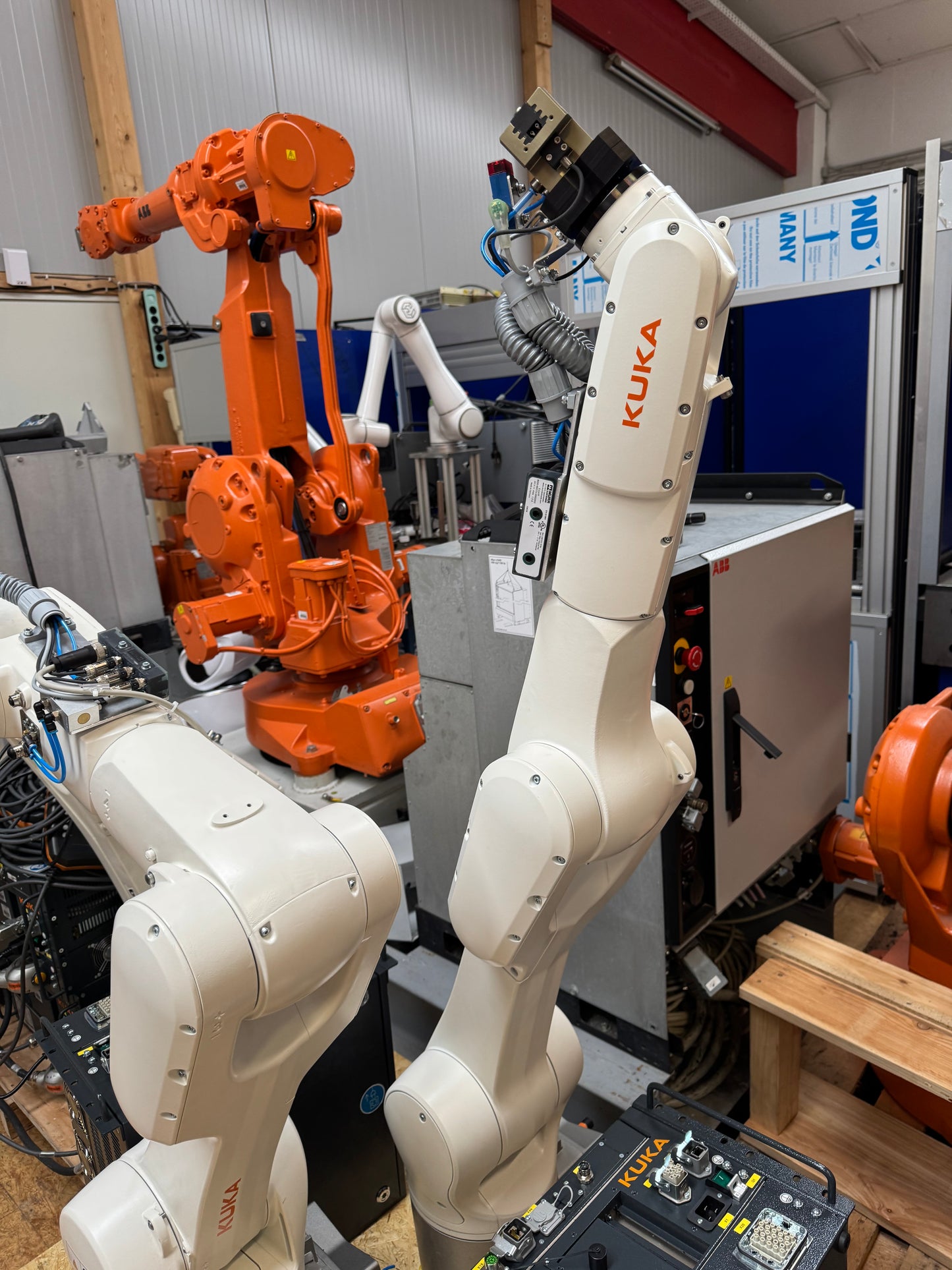Roboter KUKA KR10 R1100-2/SEL KRC4 komplett - neuwertig