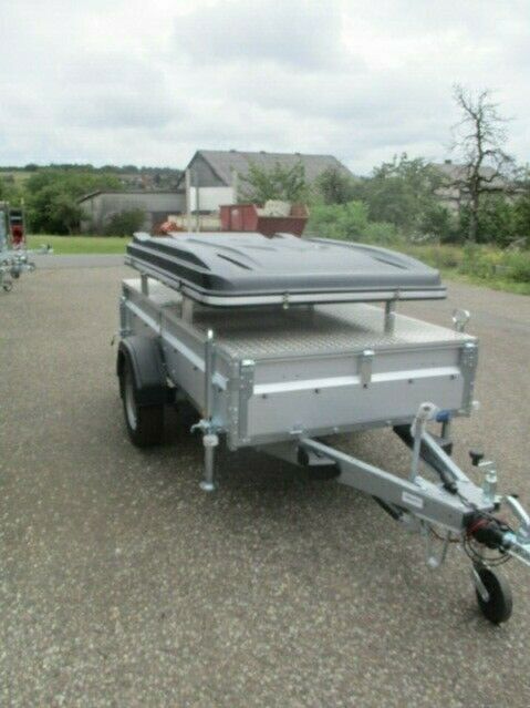 Campinganhänger mit Alu-Deckel und Dachzelt, gebremst NEU