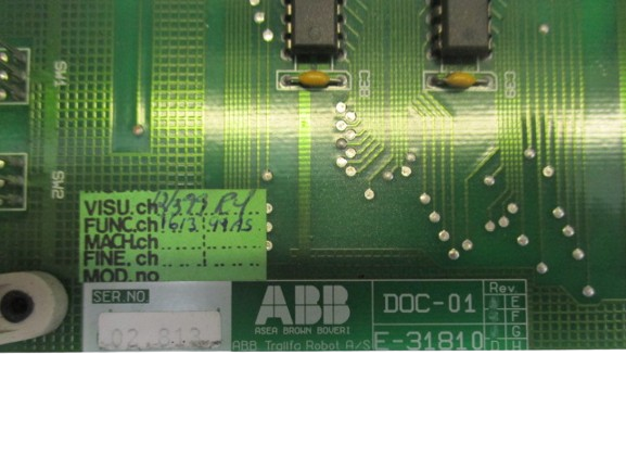 ABB Robotics E-31810 Digital Output Card 24V AC/DC DOC-01