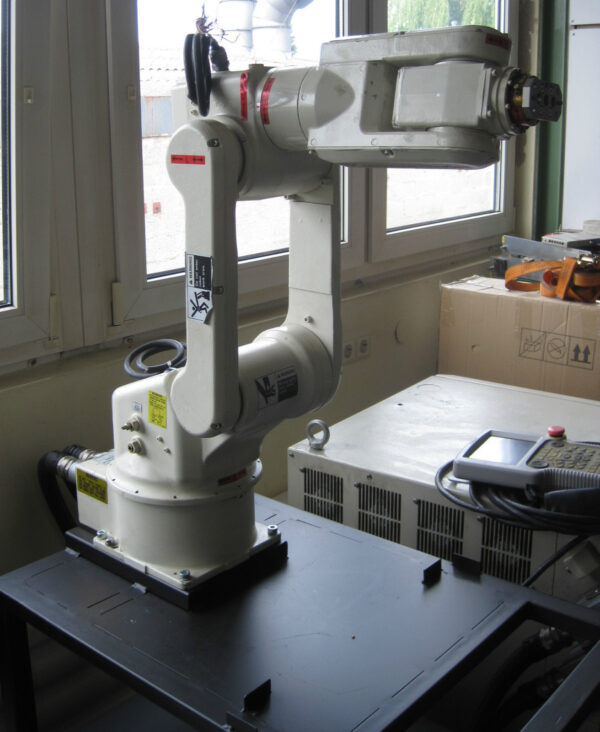 Roboter Yaskawa Motoman YR-SV3-J30 Steuerung: XRC