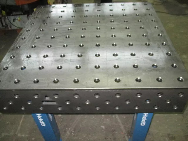 3D Schweißtisch 1000x1000x900, Lochtisch, Raster 100, 28mm - NEU (Preise variieren)