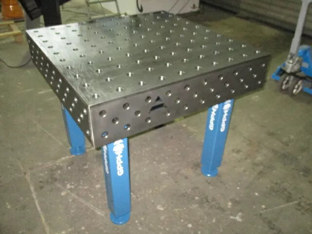 3D Schweißtisch 1000x1000x900, Lochtisch, Raster 100, 28mm - NEU (Preise variieren)