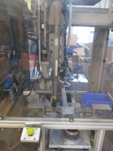 Schraubautomat Weber CNC mit 2 Vibrationsförderern (Inbus M8+Unterlegscheibe)