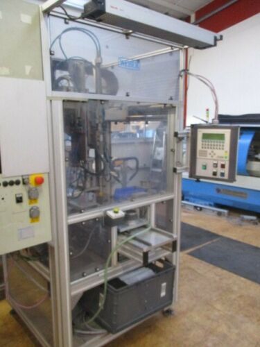 Schraubautomat Weber CNC mit 2 Vibrationsförderern (Inbus M8+Unterlegscheibe)