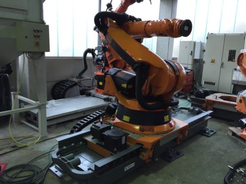 Roboter KUKA KR 180 Serie 2000 mit Verfahrensachse 3m