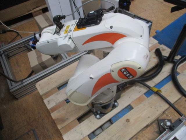Kuka robot KRC2sr + KCP2 + KR5 sixx R850