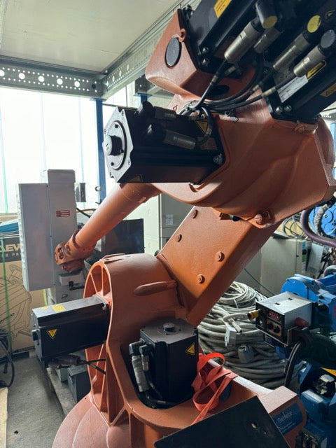 Roboter KUKA KR30L15/2 Seriennummer 736042 Steuerung KRC2