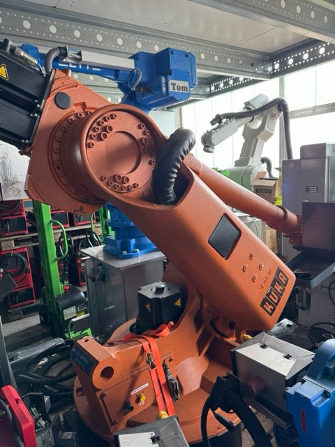 Roboter KUKA KR30L15/2 Seriennummer 736042 Steuerung KRC2
