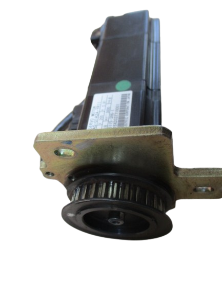 Yaskawa Motoman AC servo motor type SGMAS-01A2A-YR11