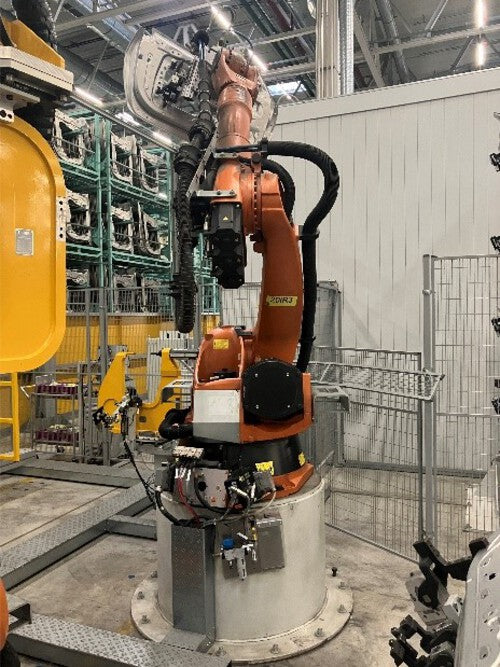 Roboter KUKA KR 240 L180-2 2000 Seriennummer 913761 Industrieroboter inklusive Schaltschrank 52330
