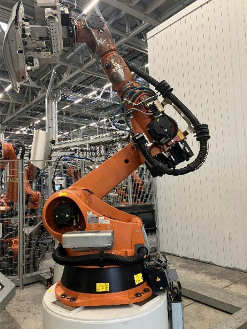 Roboter KUKA KR 240 L210-2 2000 Seriennummer 910491 Industrieroboter inklusive Schaltschrank 57470