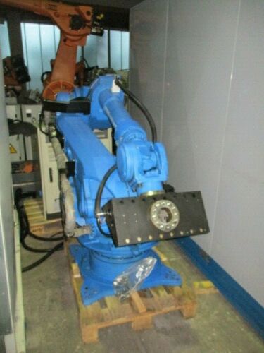 Roboter Yaskawa Motoman ES165N NX100 mit Euromap 67 Schnittstelle