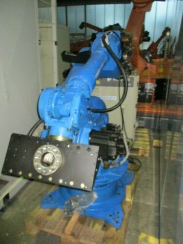 Roboter Yaskawa Motoman ES165N NX100 mit Euromap 67 Schnittstelle