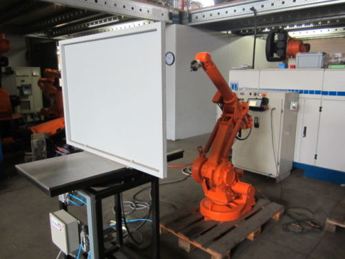 Roboter ABB Robotics IRB 1400 S4C + M2000 mit Drehtisch und Fronius TPS 3200 sowie Brennerreiniger Fronius